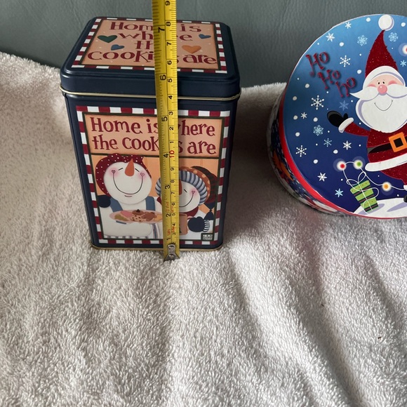 SET OF 2 CHRISTMAS CONTAINERS- 1 TIN/ 1 CARDBOARD - Picture 2 of 10